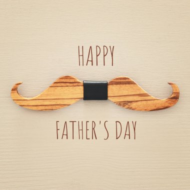 Dekoratif ahşap erkek bıyık üstten görünüm