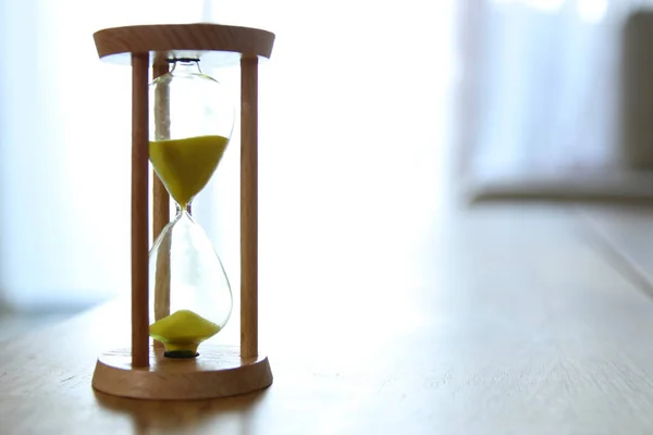 Hourglass Έννοια Πέρασμα Του Χρόνου Για Την Προθεσμία Των Επιχειρήσεων — Φωτογραφία Αρχείου