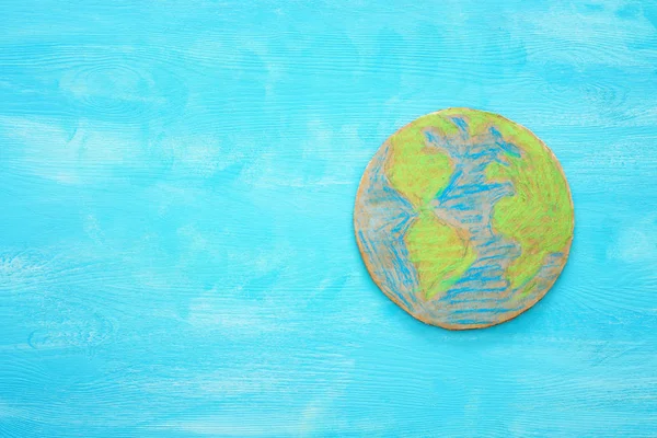 Dünya dünya üzerinde ahşap arka plan mavi imajını üstten görünüm