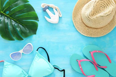 Görüntü deniz yaşam tarzı nesnelerle seyahat tatil tropikal ve yaz. Üstten görünüm