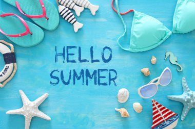 Görüntü deniz yaşam tarzı nesnelerle seyahat tatil tropikal ve yaz. Üstten görünüm