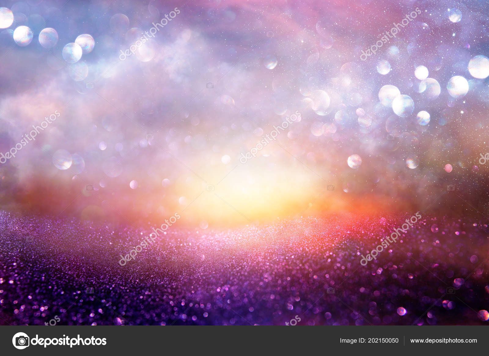 Paillettes vintage lumières fond. rose, bleu, noir et violet. désorienté .  — Photo de stock par ©tomert - 202150050, image size:1600x1167