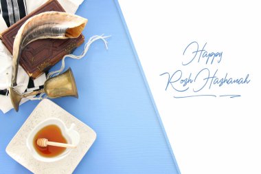 Rosh hashanah (Yahudi Yeni Yıl Tatili) konsepti. Geleneksel semboller
