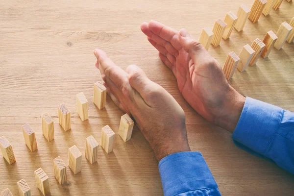 Afbeelding Van Mannenhand Stoppen Het Domino Effect Retro Stijl Imago — Stockfoto