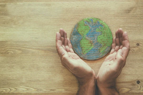 Top View Image Man Hands Holding Earth Globe Wooden Table — Stock Photo, Image