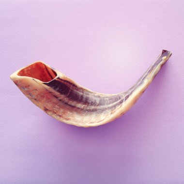 Rosh hashanah (Yahudi yeni yıl tatili) kavramı. Shofar (Horn) geleneksel sembolü