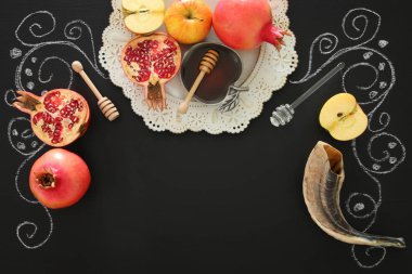 Rosh hashanah (Yahudi Yeni Yıl Tatili) konsepti. Geleneksel semboller
