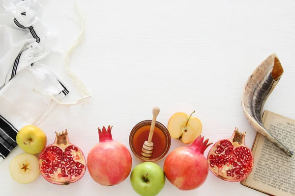 Rosh hashanah (Yahudi Yeni Yıl Tatili) konsepti. Geleneksel semboller