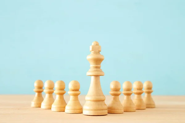 Image Wooden Chess Ponds Table Building Strong Team Human Resources — Stock Photo, Image