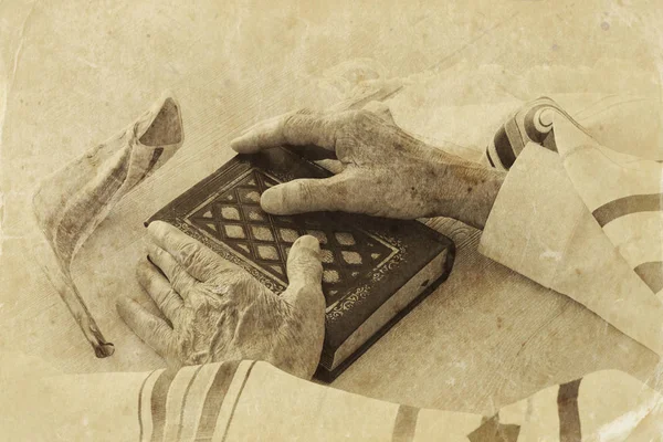 Old Jewish Man Hands Holding Prayer Book Praying Next Tallit — Stock Photo, Image