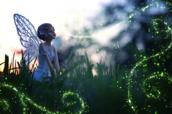 изображение волшебной маленькой сказки в лесу на закате
