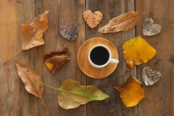 Vue Dessus Image Tasse Café Sur Table Bois Feuilles Automne — Photo