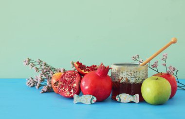 Rosh hashanah (Yahudi Yeni Yıl Tatili) konsepti. Geleneksel semboller