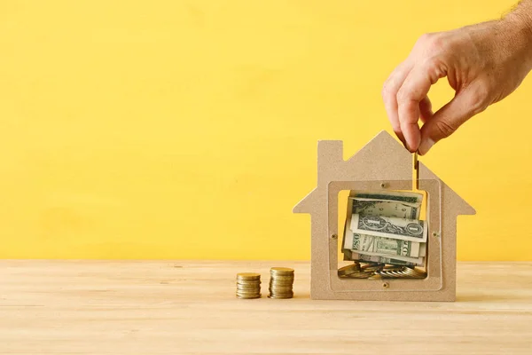 Konsep Hipotek Model Rumah Kayu Dengan Tabungan Keuangan Pembelian Dan — Stok Foto