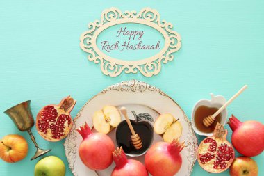 Rosh hashanah (Yahudi Yeni Yıl Tatili) konsepti. Geleneksel semboller