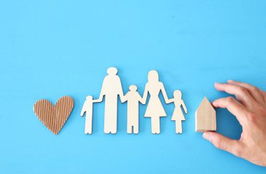 Sigorta konsepti. Aile hayatı, mali ve sağlık sorunları.
