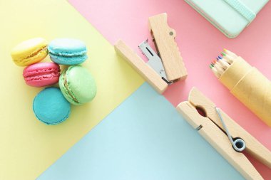 chool veya ofis okul üzerinde pastel arka plan şablonu için kaynakları,