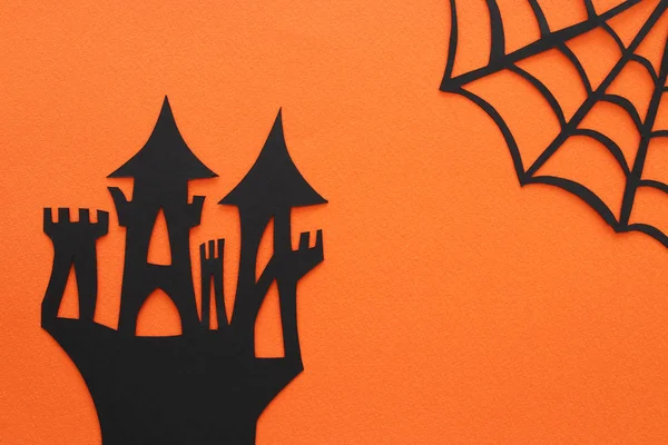 ハロウィーンの休日のコンセプトです オレンジ色の背景上のお化けの魔女の家 平面図 平面レイアウト — ストック写真