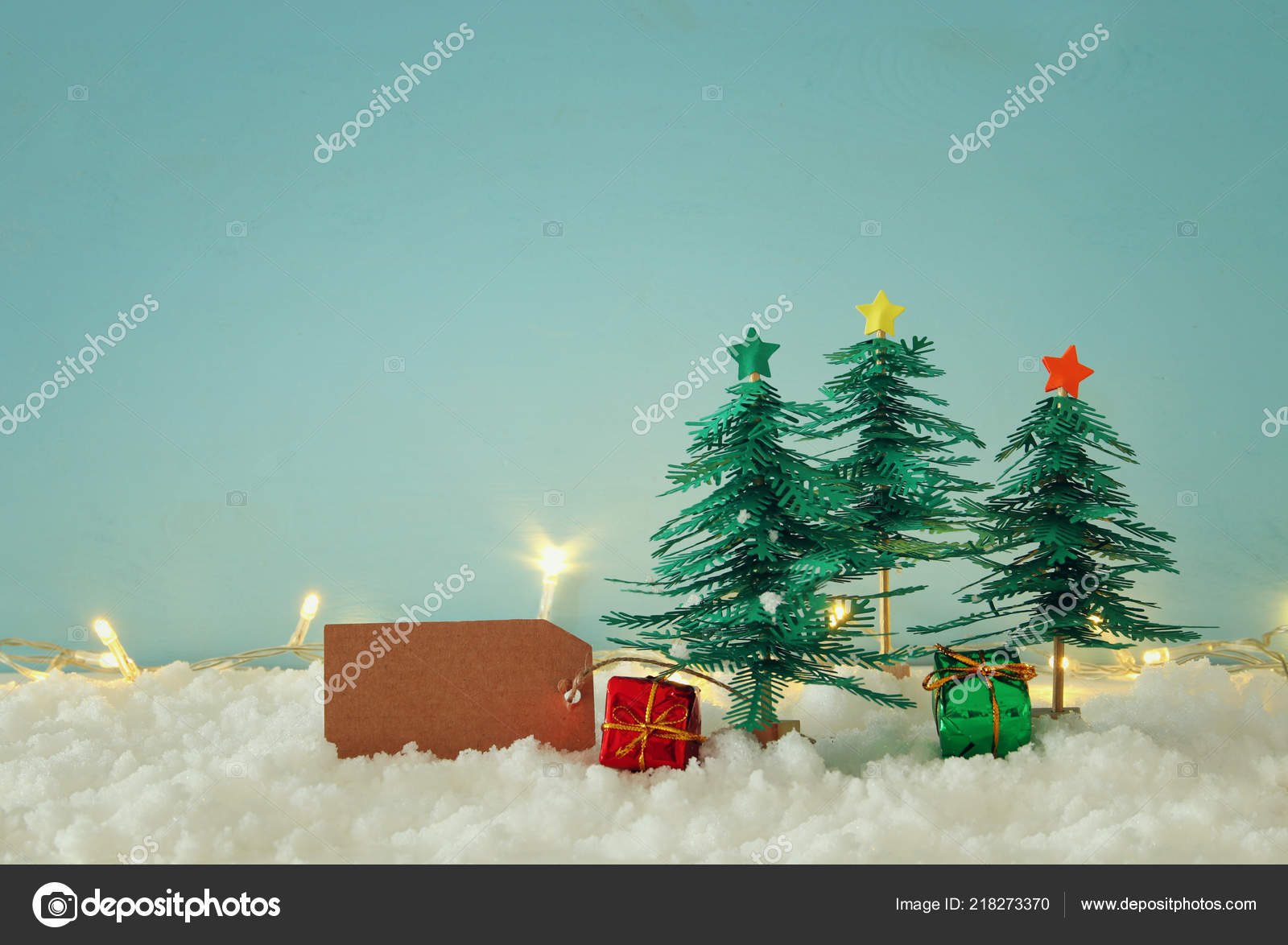 Bilde Papirjuletrær Hvit Snø – stockfoto © tomert #218273370, image size:1600x1174