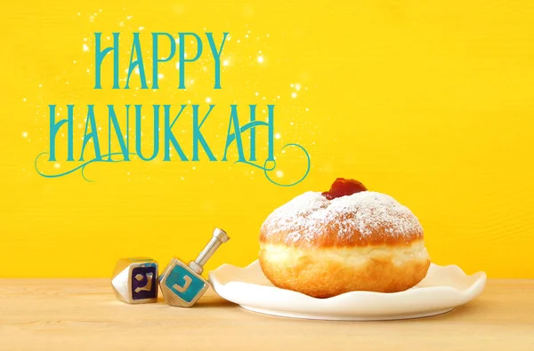 Imagem Feriado Judaico Hanukkah Com Dreidels Madeira Spinning Top Donut — Fotografia de Stock