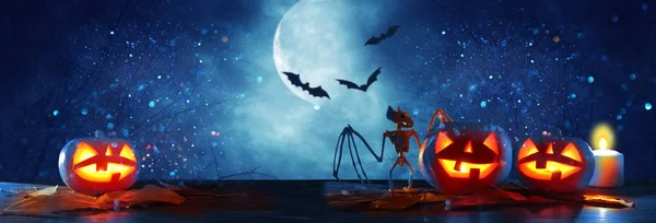 Halloween Semester Konceptet Banner Pumpor Över Träbord Natt Dimmiga Skrämmande — Stockfoto