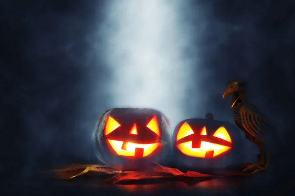Concept Van Halloween Vakantie Pompoenen Houten Tafel Bij Nacht Eng — Stockfoto