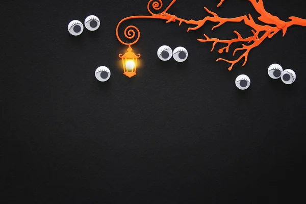 Концепция Праздника Хэллоуина Призрачный Лес Глазами Смотрящими Темноты Черном Фоне — стоковое фото