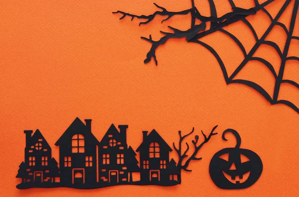 Concepto Halloween Pueblo Embrujado Sobre Fondo Naranja Vista Superior Plano —  Fotos de Stock