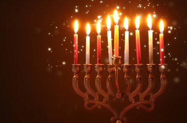 Yahudi tatil Hanukkah menorah (geleneksel Mumluk) ve mumlar arka plan görüntü