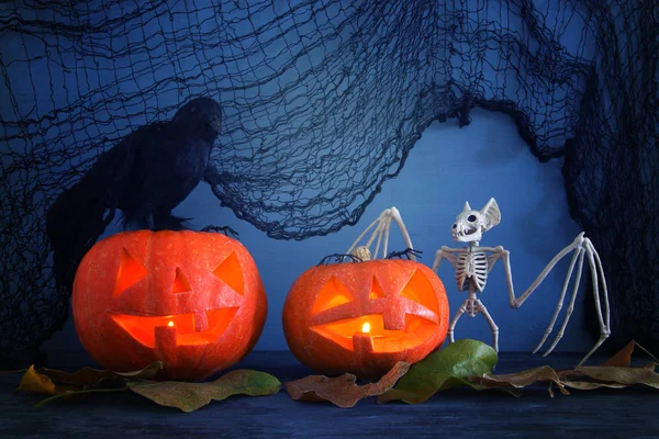 Concept Van Halloween Vakantie Pompoenen Vleermuis Houten Tafel — Stockfoto