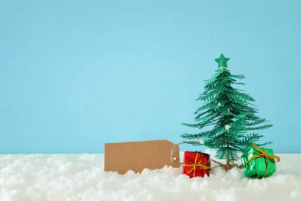 Imagen Árboles Navidad Papel Sobre Nieve Blanca —  Fotos de Stock