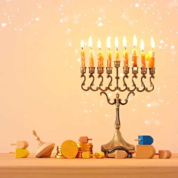 Imagem Férias Judaicas Hanukkah Fundo Com Top Spinnig Tradicional Menorah — Fotografia de Stock