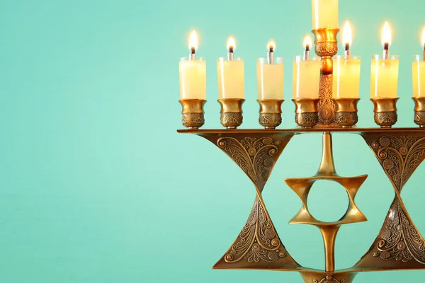 Yahudi Tatil Hanukkah Menorah Geleneksel Mumluk Yanan Mumlar Arka Plan — Stok fotoğraf