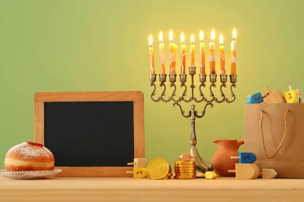 Yahudi Tatil Hanukkah Menorah Geleneksel Mumluk Ile Arka Plan Görüntü — Stok fotoğraf