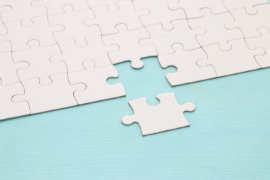 Eksik parçalı beyaz bulmacanın arkaplanı
