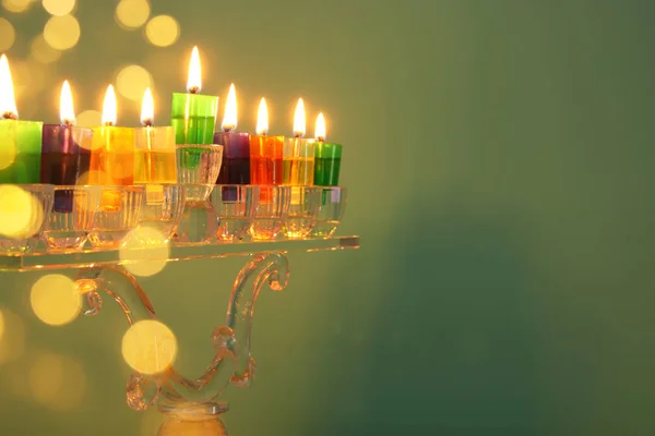 Kép Zsidó Ünnep Hanukkah Háttérrel Crystal Menorah Hagyományos Kandeláberek Színes — Stock Fotó