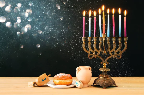 Bilden Judiska Högtiden Hanukkah Bakgrund Menorah Traditionella Kandelabrar Och Brinnande — Stockfoto