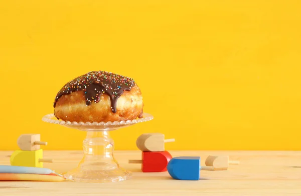 Bilden Judiska Högtiden Hanukkah Med Traditionell Munk Bordet — Stockfoto