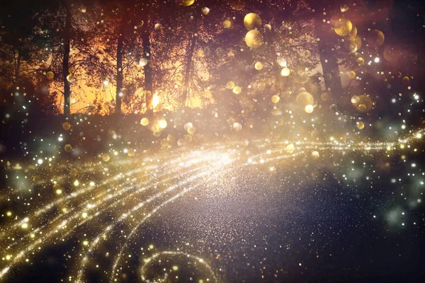 Abstraktes Und Magisches Bild Glitzernder Glühwürmchen Die Nächtlichen Wald Fliegen — Stockfoto