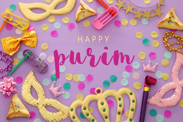 Purim Viering Concept Joods Carnaval Vakantie Paarse Roze Houten Achtergrond — Stockfoto