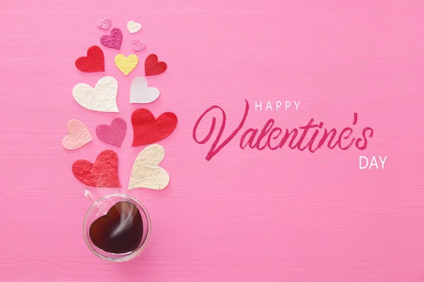 Valentinstag Konzept Papierherzen Auf Rosa Holzgrund Flache Lage — Stockfoto