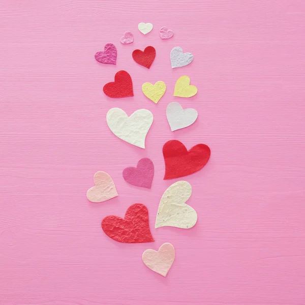 Concetto San Valentino Cuori Carta Sfondo Rosa Legno Posa Piatta — Foto Stock