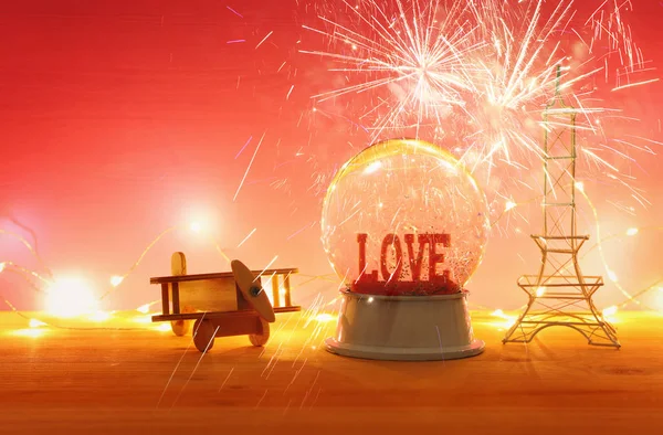 Aftelkalender Voor Valentijnsdag Achtergrond Water Globe Met Woord Love Glitter — Stockfoto