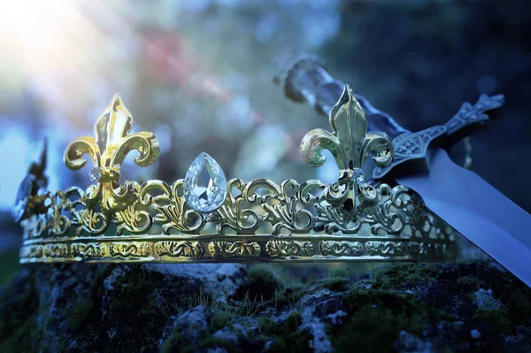 Mystiska Och Magiska Foto Silver King Crown Och Svärd Över — Stockfoto