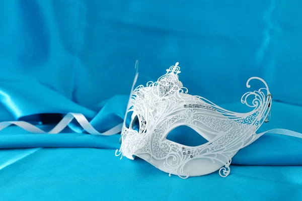 Photo Elegant Delicate White Lace Venetian Mask Light Turquoise Silk — Stock Photo, Image