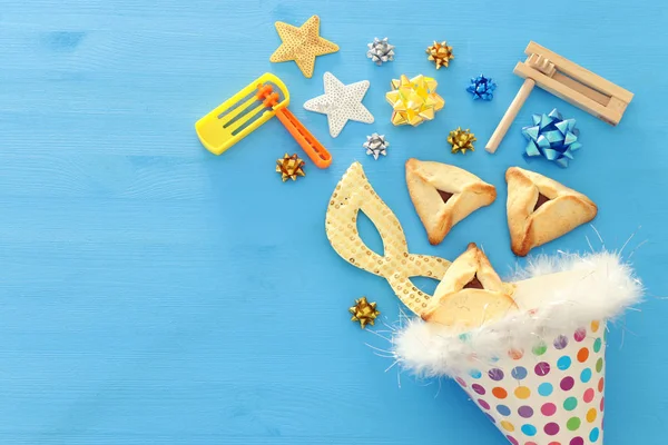 Purim Concepto Celebración Fiesta Carnaval Judío Sobre Fondo Azul Madera —  Fotos de Stock