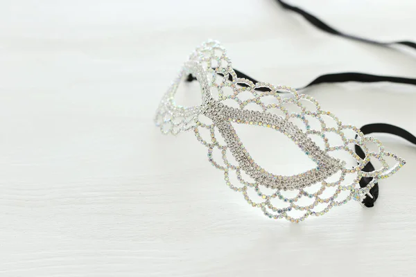 Photo Elegant Delicate Silver Diamond Venetian Mask White Wooden Background — Stock Photo, Image