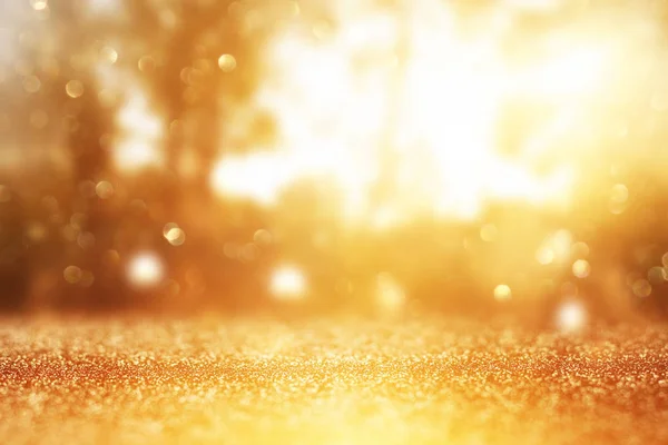 Blurred Abstract Photo Light Burst Trees Glitter Golden Bokeh Lights — Stock Photo, Image