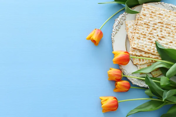 Conceito de celebração Pesah (feriado judaico Páscoa) sobre fundo verde. vista superior flat lay — Fotografia de Stock