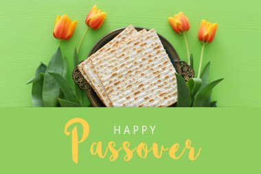 Pesah kutlama kavramı (Yahudi Fısıh Bayramı). Üstten görünüm, düz lay